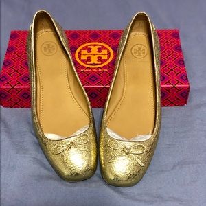 TB Metallic Ballet flats sz 6 but fits like a 7